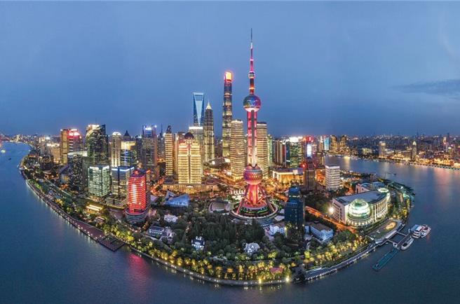 唱多中国经济，大陆前财长楼继伟：一揽子增量政策有效扭转市场预期。（中新社）