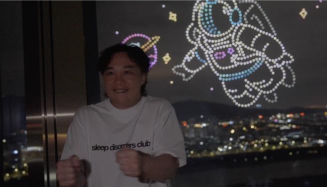 陳奕迅看到粉絲送上的應援，相當驚喜。（環球音樂提供）