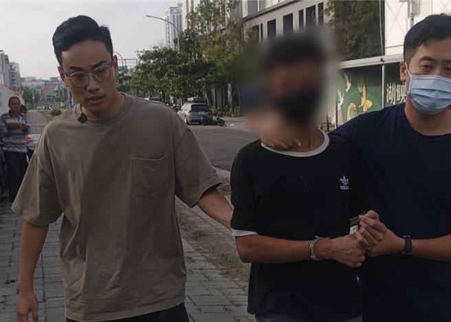 越南籍失联移工挣脱手铐逃逸，26日遭警方逮捕。（民眾提供）