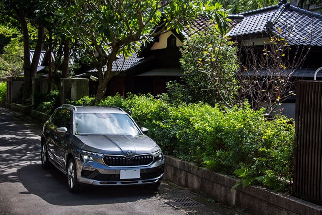 Škoda Kamiq於錦町日式宿舍群，建築年份約為昭和時代，現已登錄為「臺北市歷史建築」。（陳大任攝）