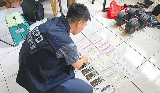 北市刑大逮捕原本是工程师的邱男。（警方提供／陈鸿伟台北传真）