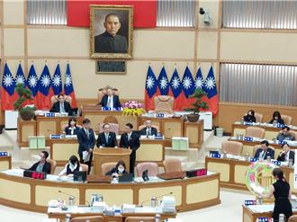 板二運動場現狼蹤！怪男誘拐孩童拍裸照   引家長恐慌