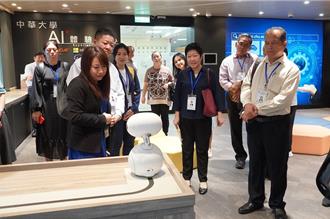 華大攜手砂拉越華文獨立中學 推動馬來西亞學生來台就讀