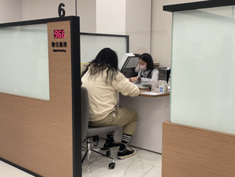 擔憂次貸風暴？ 不動產貸款逾放比續刷新低