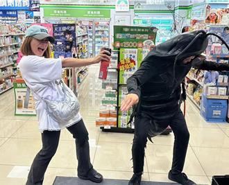 江美琪被「巨大生物」嚇得花容失色　9歲兒挺身當護花使者