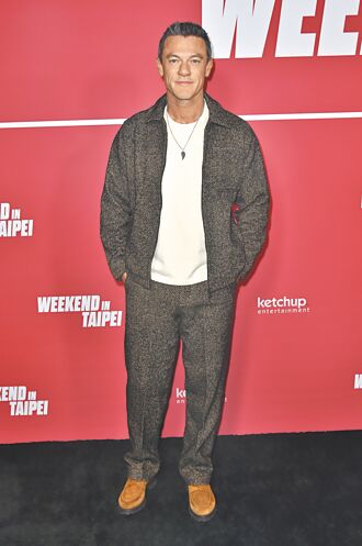 路克伊凡斯出櫃遭教會開除 謝爸力挺