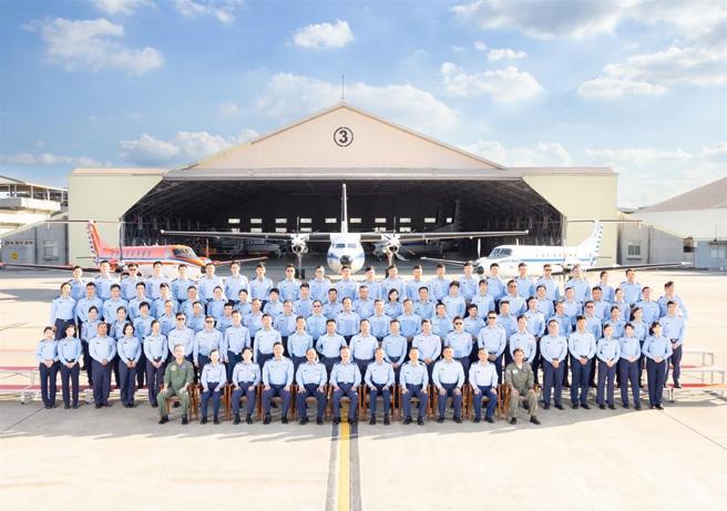  空军松山基地指挥部专机队，以使命必达的精神，执行每趟飞行任务。（松指部提供）
