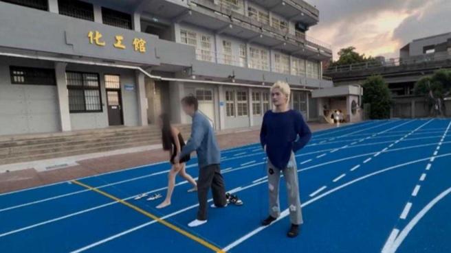 鍾明軒在學校拍攝的影像目前消失在他的社群上。（圖／翻攝自鍾明軒threads）