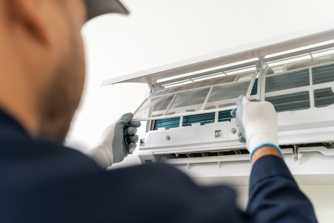 清洗冷气市场需求庞大，相关产业受到关注。（图／shutterstock达志）