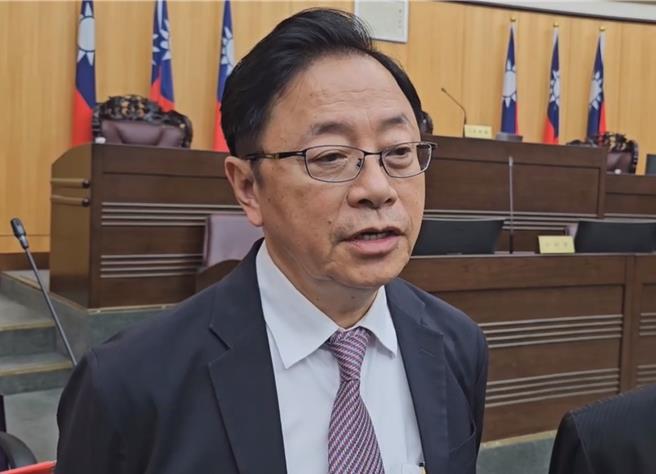 女童光天化日骑楼下遭强抱，桃园市长张善政表示，加害人精神有问题，卫生局和社会局将检视过去病例，看未来有无加强医疗必要，受害女童也会介入心理辅导。(蔡依珍摄)