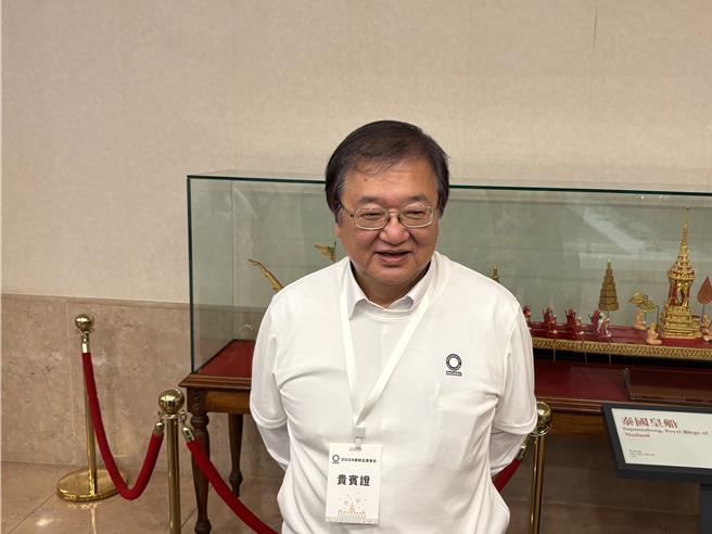 卫福部部长邱泰源今日（28）上午接受媒体联访。（李念庭摄）