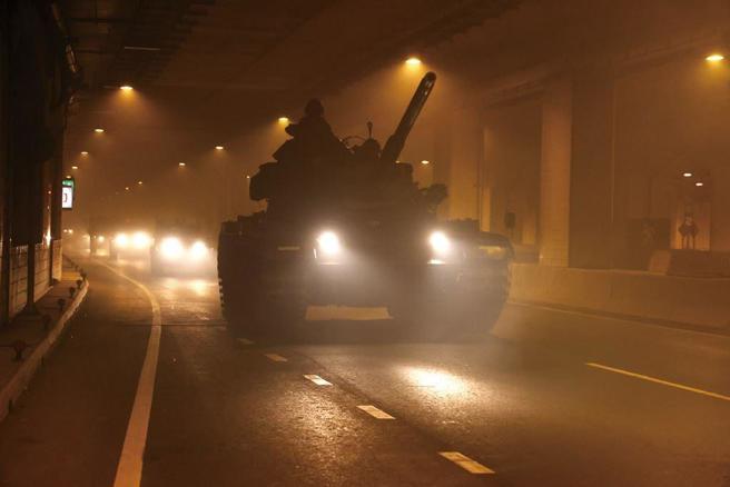 586旅于命令下达后，陆续展开机动。（青年日报提供）