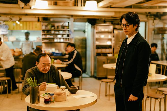 《破‧地狱》由许冠文（左）和黄子华联手主演，两人大银幕合作话题十足。（华映提供）