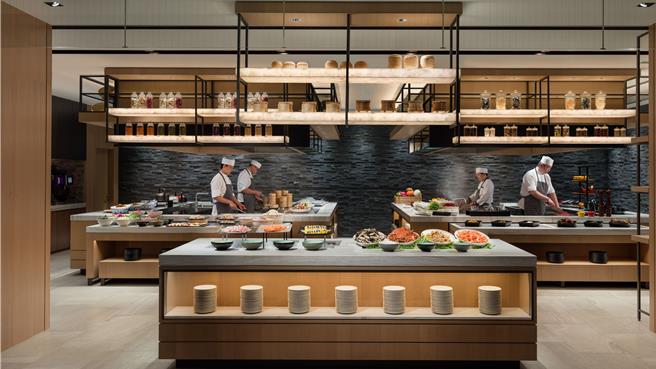 和逸、慕轩、国泰万怡接载特惠之列，自助餐券千元有找。（国泰饭店观光事业提供／吴娮翎台北传真）