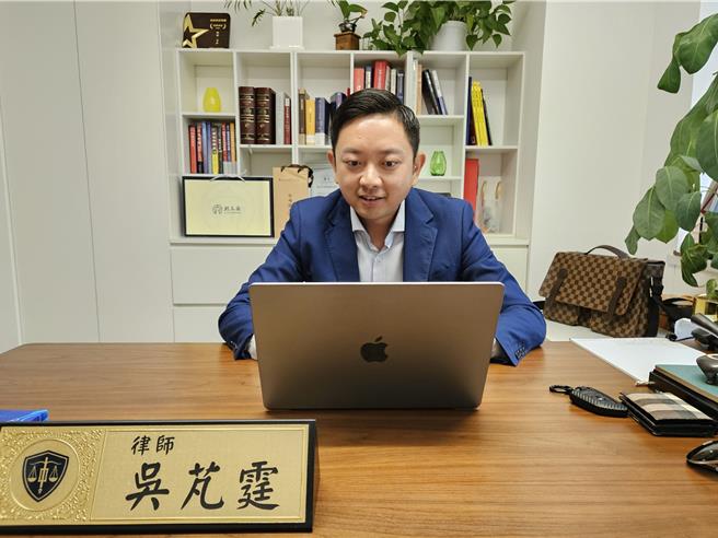 任职于北京某知名律师事务所的「双证」台籍律师吴芃霆。（陈冠宇摄）