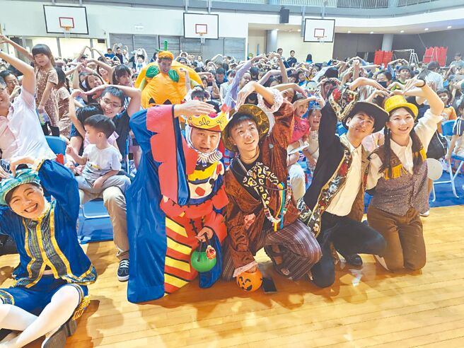 台北市鄰里建設經費常用來舉辦里內節慶活動、美化環境等，民政局考量將上限調高至70萬元。（台北市文山區華興里長陳峙穎提供／劉彥宜台北傳真）