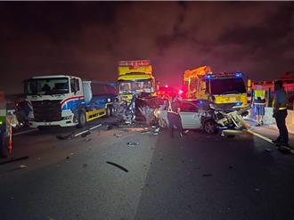 國道3竹南2死5傷連環撞    源頭疑貨櫃車追撞釀禍