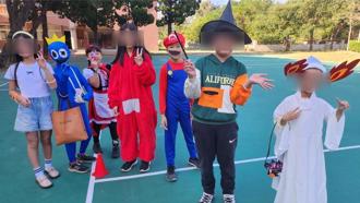 金門「將軍國小」辦萬聖趴 師生變裝闖關嗨玩