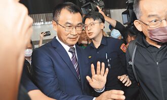 時評》遇到綠色就轉彎