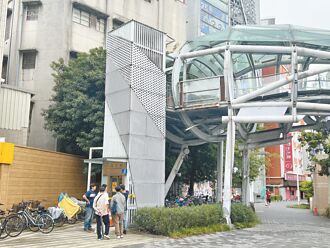 「萬聖節電梯」變大怒神 新北挨批