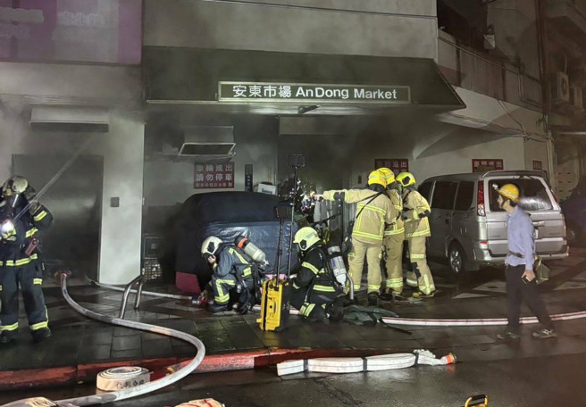 这栋6层楼复合式商办大楼，市府社会局儿童福利机构也设置于该处，火警发生时吓坏不少儿童。（图 / 刘咏韵翻摄）