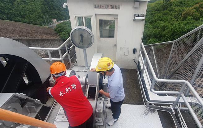 南水分署超前布署，針對曾文水庫進行調節性放水。（南水分署提供／寶智華台南傳真）