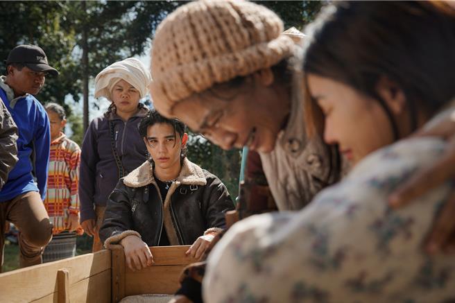 泰国男神初登大银幕票房就破亿。（图／CATCHPLAY提供）