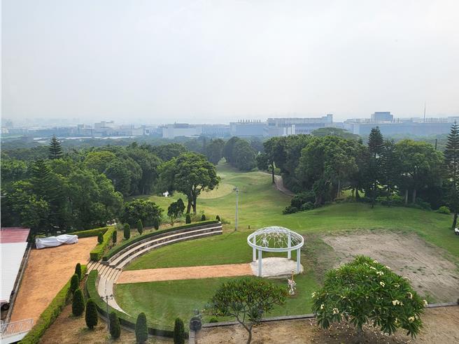 台積電中科二期廠擴建計畫持續推進，包括占地面積最大的興農球場，目前同意協議價購土地面積已達95.32％。（中科管理局提供）