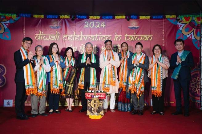 印度台北協會」（ITA）與「台北印度愛樂中心」28日合辦排燈節（Diwali）慶祝活動。（外交部提供）
