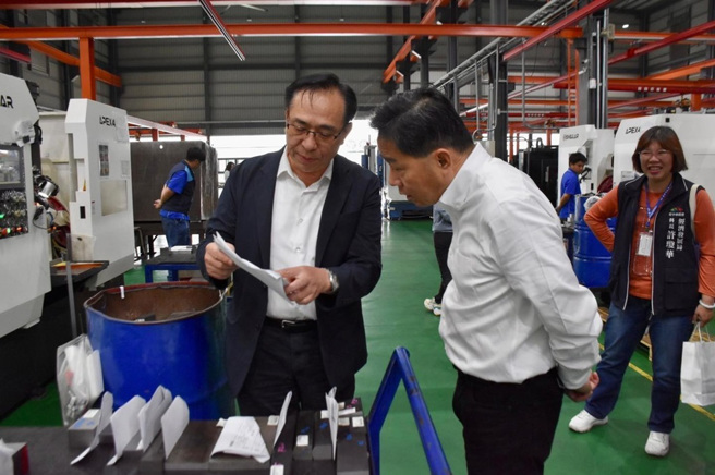 113年Q3公司、商业登记指标持续6冠 购物节登场接棒振兴经济(图/台中市政府经济发展局提供) 