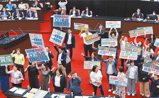 蓝白阵营下一步 洪申翰：搬开这两块大石头。资料照