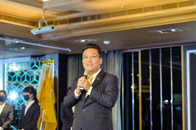 永义房屋在中部发展快速，永义房屋中区经管会首任会长王薏胜认为是所有伙伴共同成就的。(图/永庆房产集团提供)