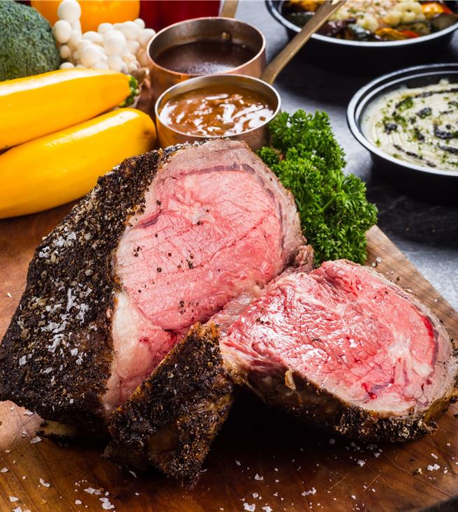 台北晶華「azie」餐廳推出平假日皆可使用的「美國冠軍爐烤肋眼牛排雙人券」，原價2376元，旅展優惠價每張1799元，現省近600元。(晶華國際酒店集團提供)