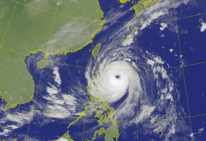 中度颱风康芮暴风半径已达280公里，预估登台时会达到300公里，届时整个台湾都在暴风圈内。(图／气象署)