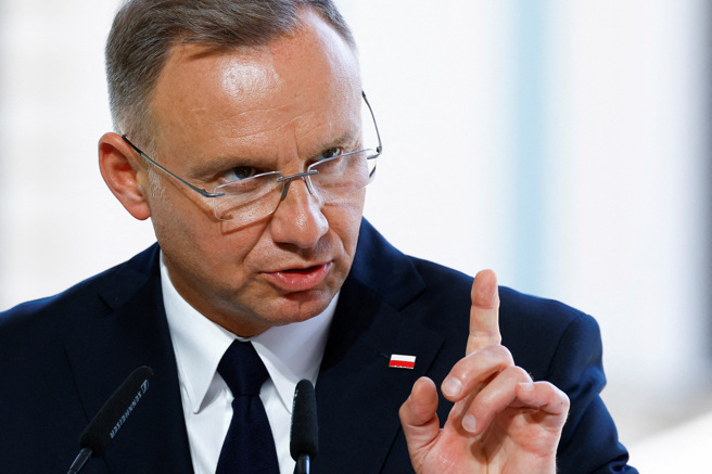 2024年8月24日，烏克蘭基輔獨立日，波蘭總統杜達與烏克蘭總統澤倫斯基和立陶宛總理舉行的聯合新聞發布會上發表講話。（路透社）