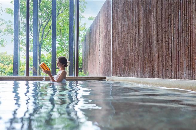 老爺酒店本屆旅展首次推出「1萬9999元溫泉酒店聯賣券」，持券可雙人入住礁溪老爺享受日式溫泉度假氛圍。（老爺酒店集團提供）