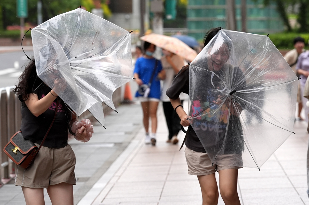 基北北桃維持晚上8點宣布颱風假 蔣萬安：太晚會造成困擾