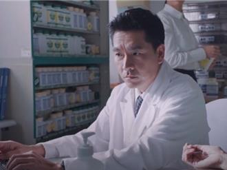 77岁医生父8月份骑车摔倒 王传一心急出大绝「装辅助轮」