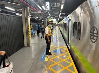 中壢臨時站悶熱、月台狹窄遭抱怨 台鐵緊急改善