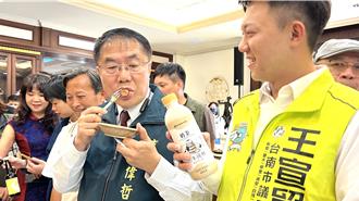 說好的「帶頭減重」呢？黃偉哲見大新營嘉年華美食秒破功