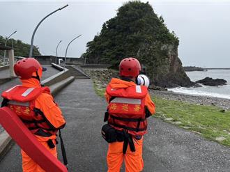 康芮强颱逐步逼进  海巡署宜兰海岸劝「勿观浪」
