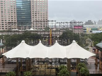 康芮逼近！新北耶誕城8層樓鷹架未拆 市府回應了