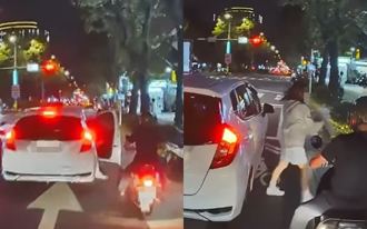 車道上突開門嚇壞騎士 妹子「氣噗噗」轉頭離開！網怒：沒水準