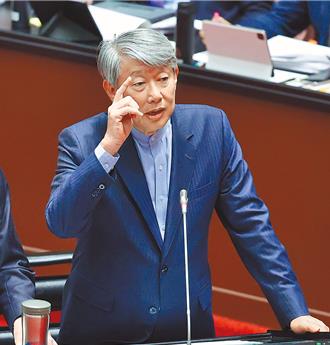 郭智輝允給輝達百億度綠電  賴士葆酸：賣牛奶的女孩畫大餅