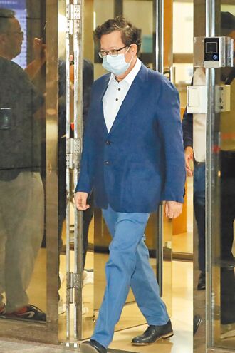 白手套承认行贿 争取转污点证人