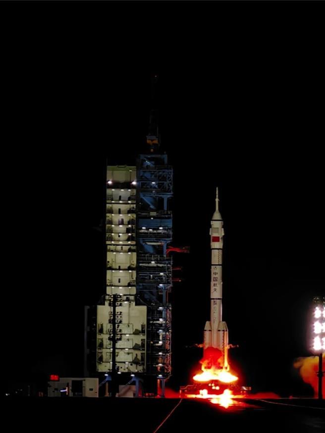 神舟十九号载人太空船龙马组合发射成功。（微信公眾号「中国载人航太」）