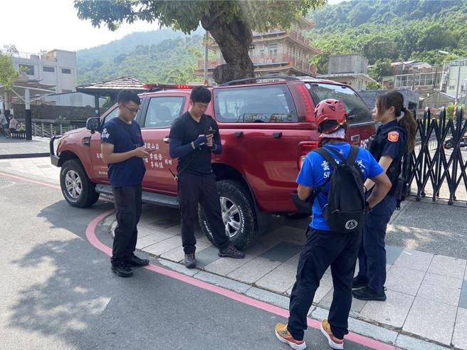 找到了！高雄男独登柴山失联2夜，清晨现踪步道被寻获。(郭良杰翻摄)