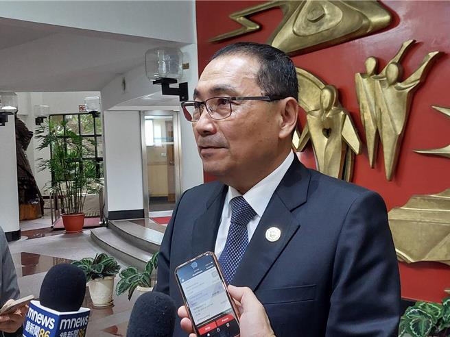 新北市长侯友宜今（30）日表示，新北市人口多，都市发展速度快，期待新北能快速迈向国际都市，这些都有赖中央支持。（陈慰慈摄）