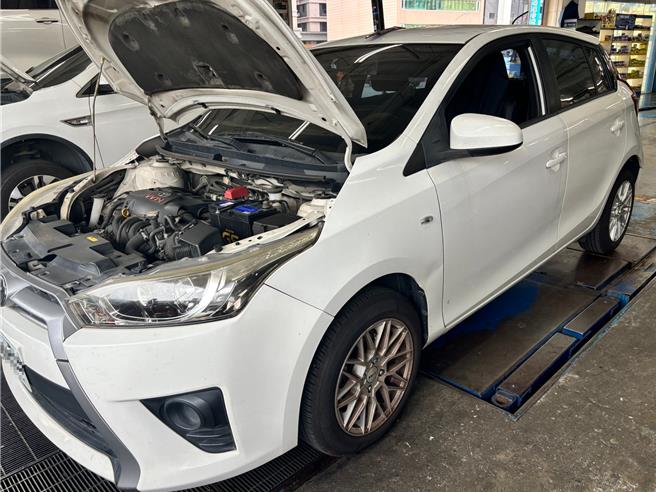 近日有民眾在網路上指自己購買的二手車疑似是颱風期間的泡水車，隨著使用時間增加，車輛問題頻現，且無法聯繫前車主，引發購車糾紛。（民眾提供／洪浩軒高雄傳真）