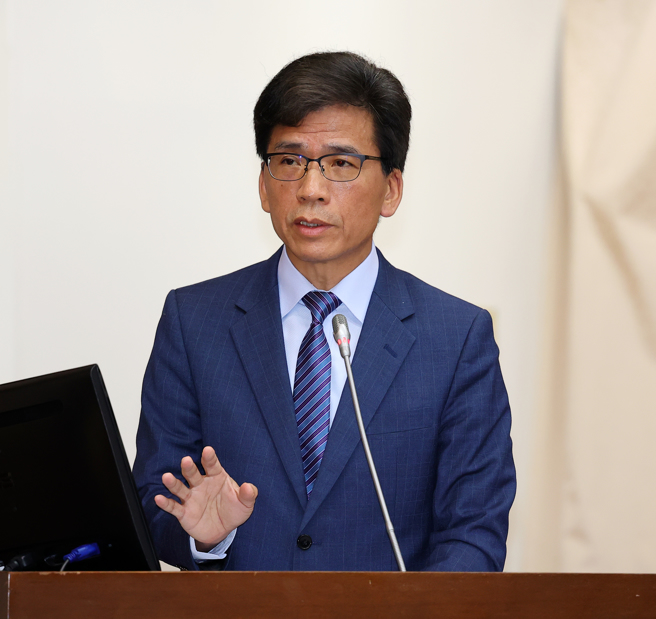 金管会主委彭金隆赴立法院备询。（图／刘宗龙摄）